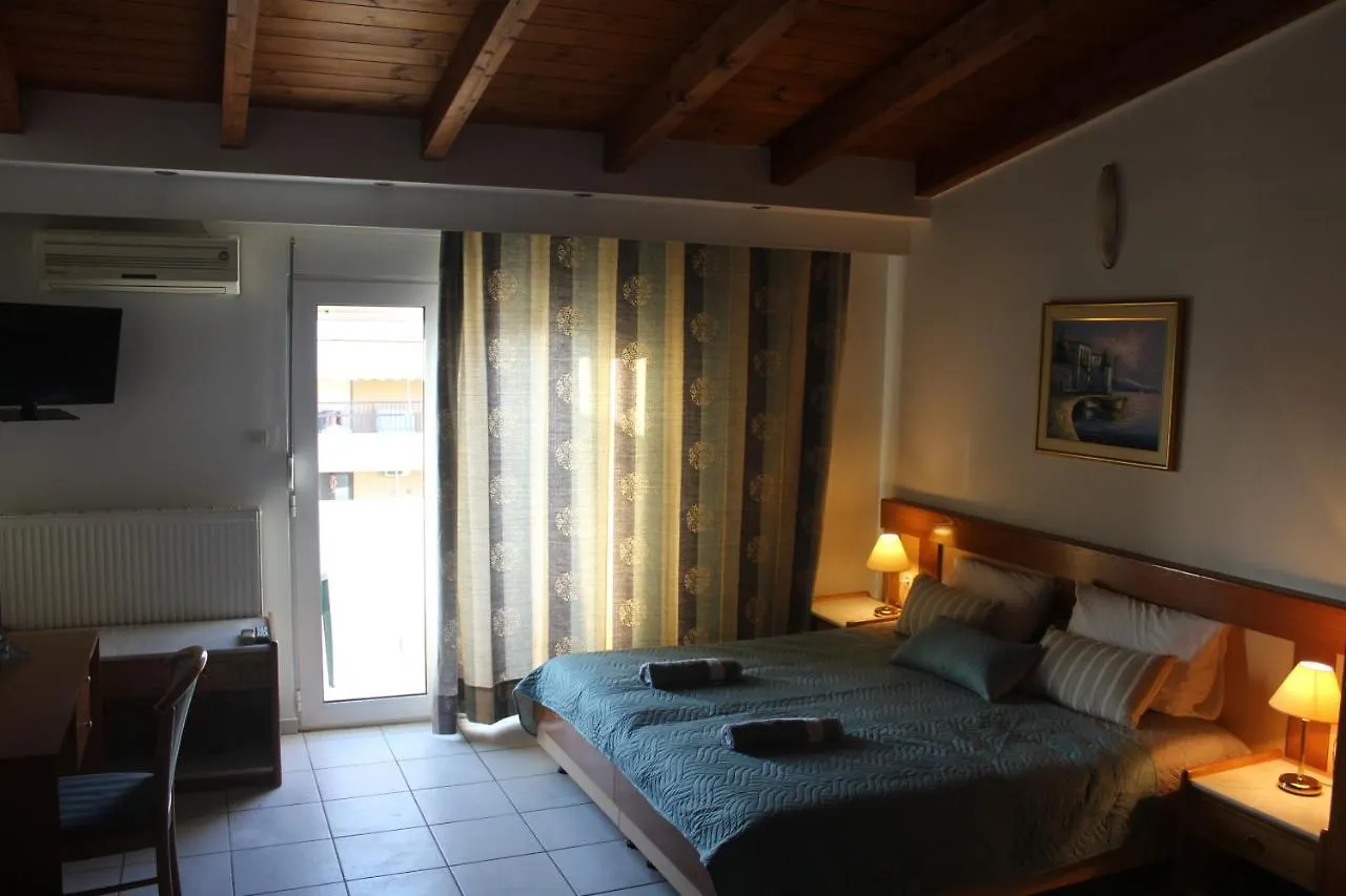 Le Chris Central Apartments Resmo
