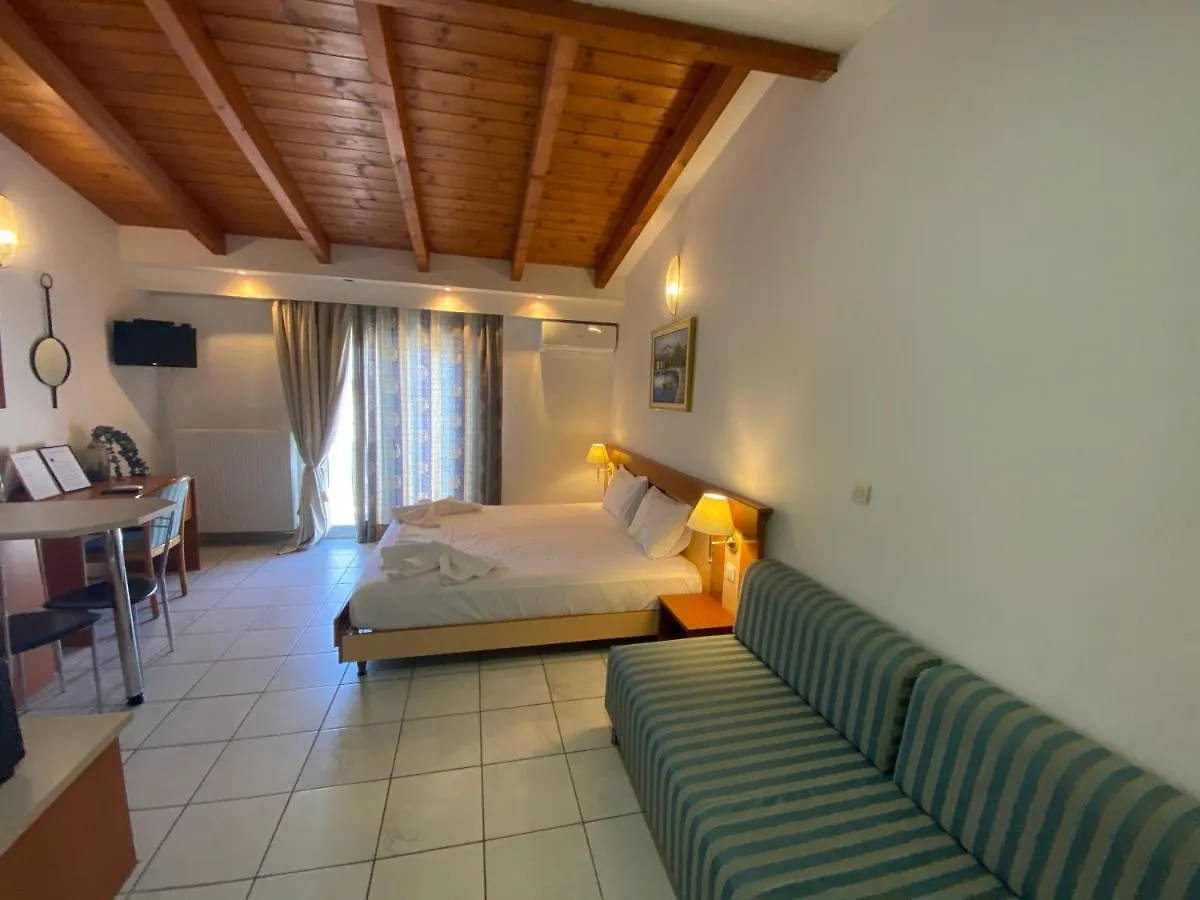 Le Chris Central Apartments Resmo