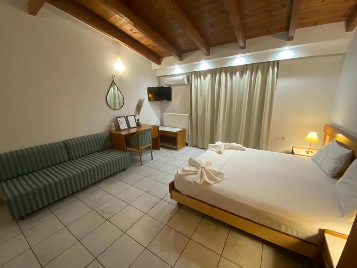 Le Chris Central Apartments Resmo