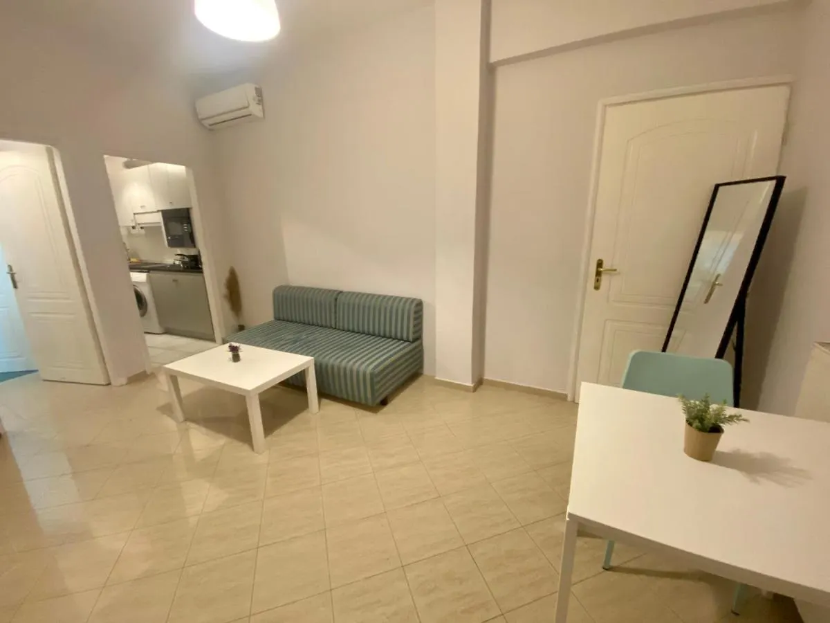 Le Chris Central Apartments Resmo